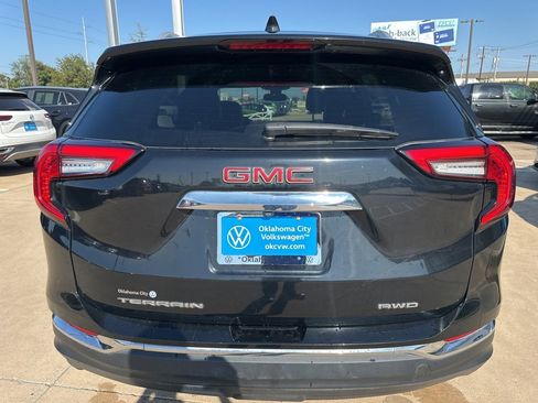 Used 2024 GMC Terrain SLT image 4