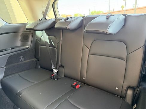 Used 2025 Nissan Pathfinder SL w/ SL Premium Package FWD image 37