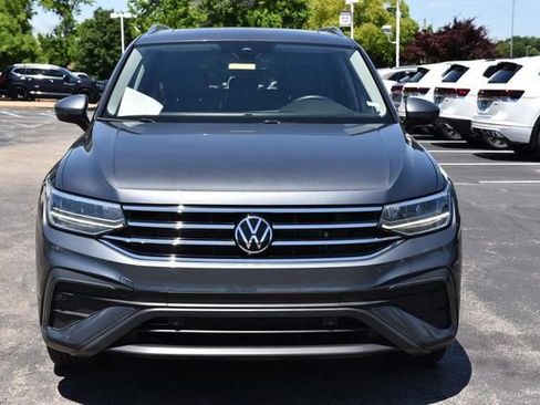 Used 2023 Volkswagen Tiguan SE w/ Panoramic Sunroof Package AWD/4WD image 4