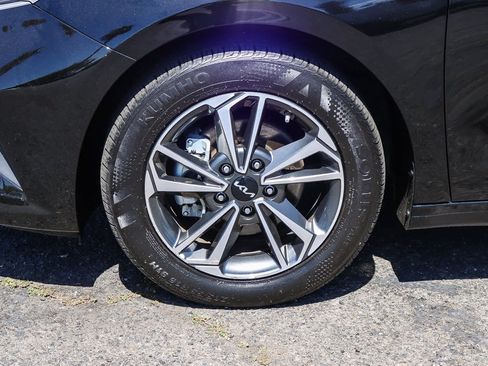 Used 2023 Kia Forte LXS FWD image 12