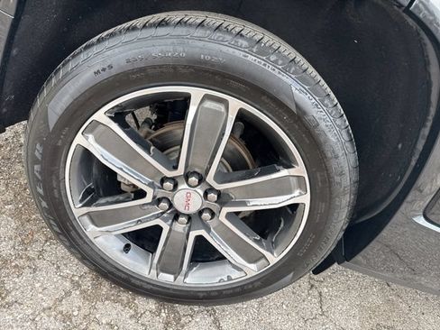 Used 2019 GMC Acadia Denali AWD/4WD image 6