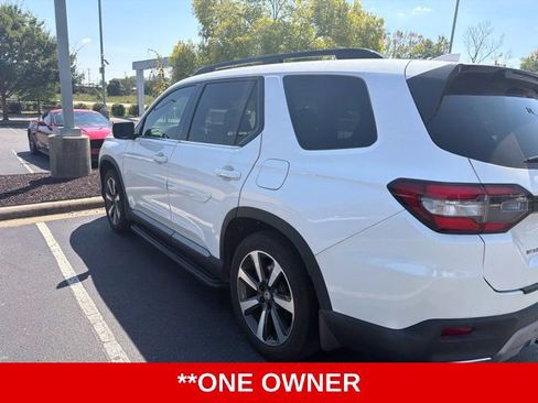 Used 2025 Honda Pilot Touring image 6