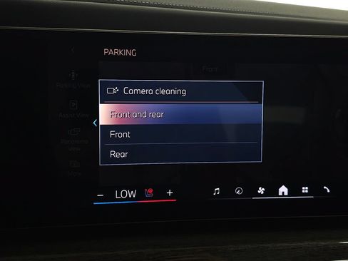 Used 2026 BMW i7 xDrive60 w/ Executive Package AWD/4WD image 40