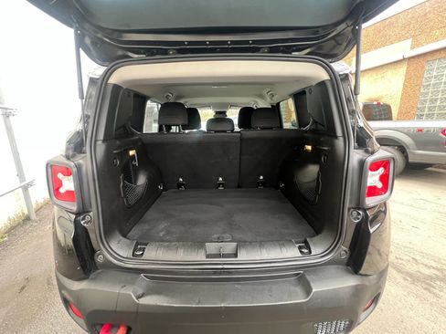 Used 2017 Jeep Renegade Trailhawk AWD/4WD image 10