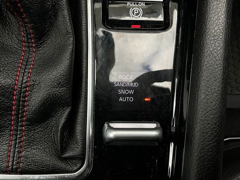 Used 2025 Jeep Compass Trailhawk image 23