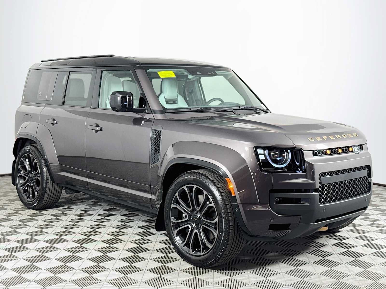 New 2026 Land Rover Defender 110 OCTA AWD/4WD image 3