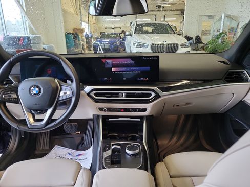 Used 2023 BMW 330i xDrive Sedan w/ Premium Package AWD/4WD image 18