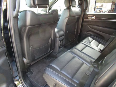 Used 2017 Jeep Grand Cherokee Overland AWD/4WD image 18