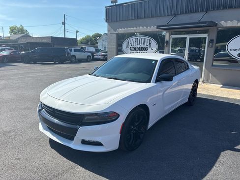 Used 2017 Dodge Charger R/T w/ Blacktop Package RWD image 2