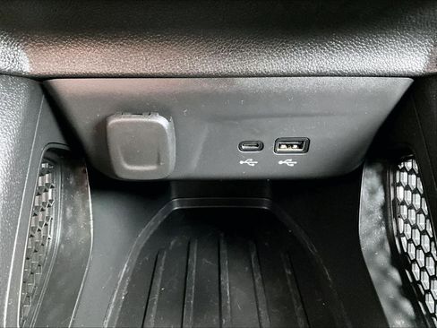 Used 2024 Chevrolet TrailBlazer LS image 27