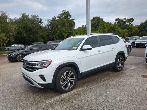 Certified 2022 Volkswagen Atlas SEL AWD/4WD image 2