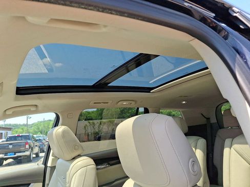 Used 2022 Cadillac XT6 Premium Luxury w/ Technology Package AWD/4WD image 15