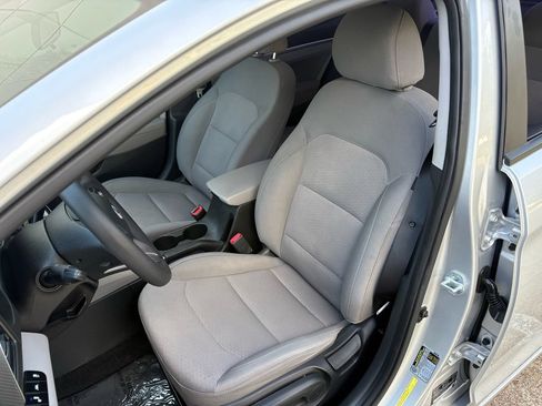 Used 2019 Hyundai Elantra SEL FWD image 20
