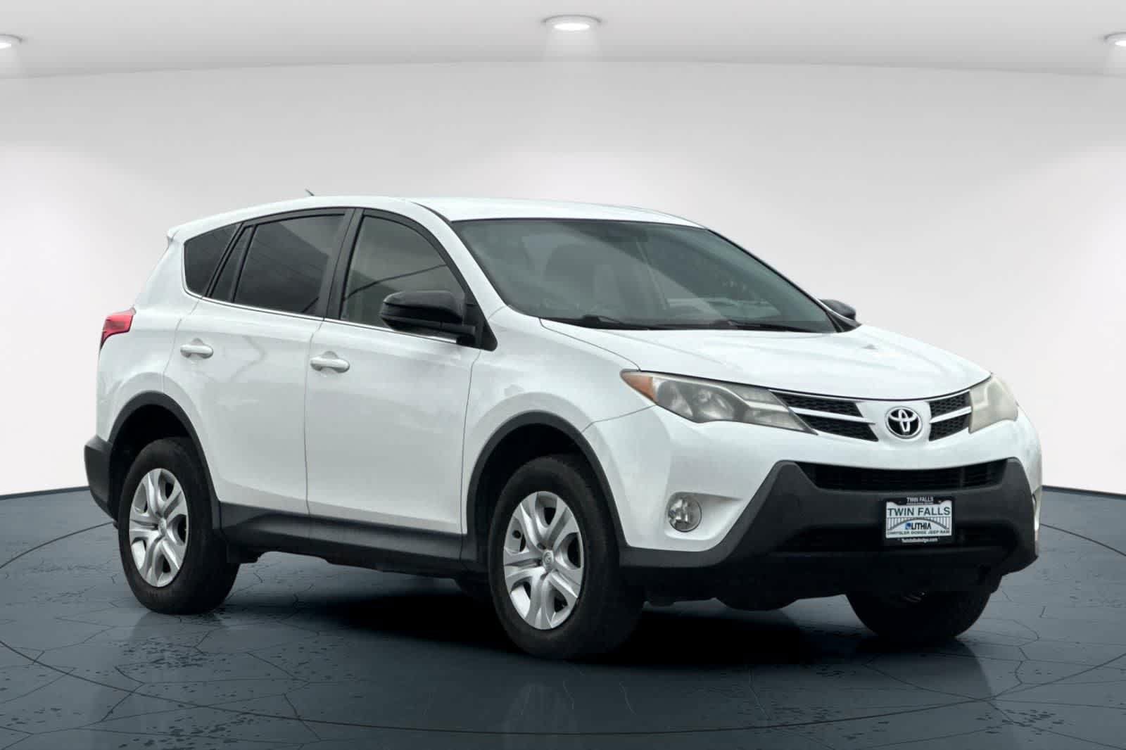 Used 2015 Toyota RAV4 LE FWD image 5