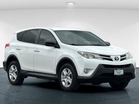 Used 2015 Toyota RAV4 LE FWD image 5