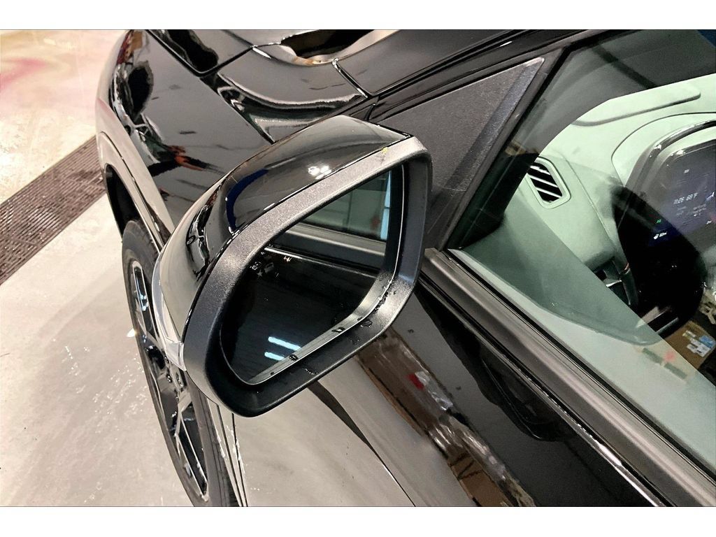 New 2026 Chevrolet Traverse RS w/ LPO, Floor Liner Package FWD image 37