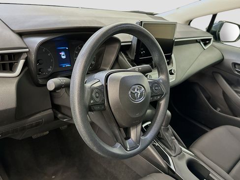 Used 2025 Toyota Corolla LE image 18