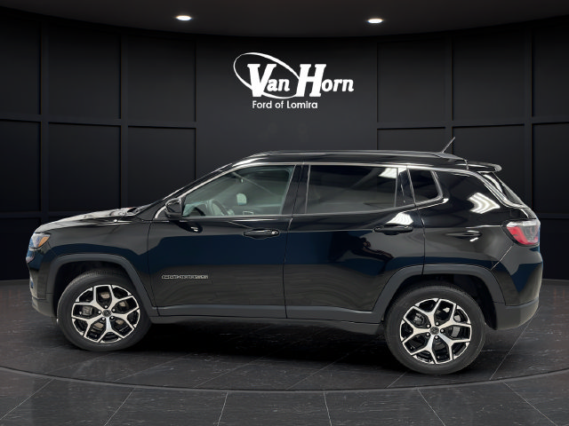 Used 2025 Jeep Compass Limited AWD/4WD image 4