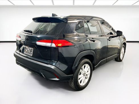 Used 2022 Toyota Corolla Cross LE w/ Moonroof Package FWD image 4