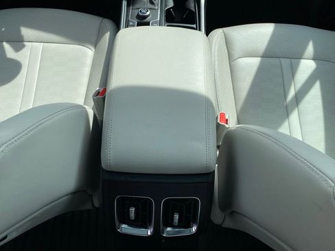 Used 2025 Kia Sorento S w/ Panoramic Sunroof Package image 37