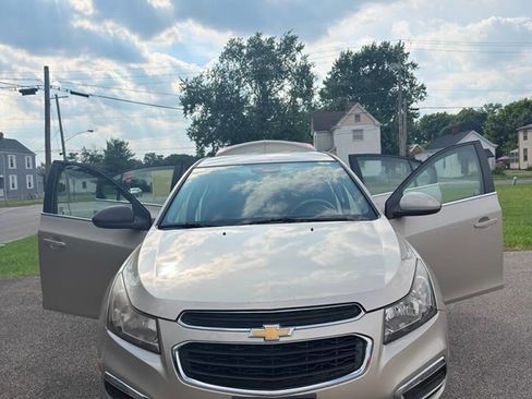 Used 2016 Chevrolet Cruze LT FWD image 1