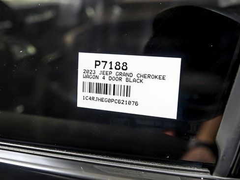 Used 2023 Jeep Grand Cherokee Summit image 33