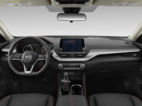 Used 2024 Nissan Altima 2.5 SR w/ SR Premium Package FWD image 3