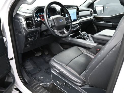 Used 2021 Ford F150 Lariat image 2