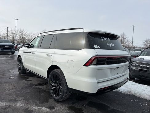 New 2026 Lincoln Navigator Reserve image 4