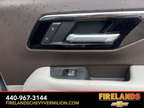 New 2026 Chevrolet Suburban Z71 w/ Z71 Off-Road Package image 44