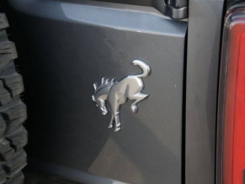 Used 2023 Ford Bronco Badlands w/ Sasquatch Package image 11