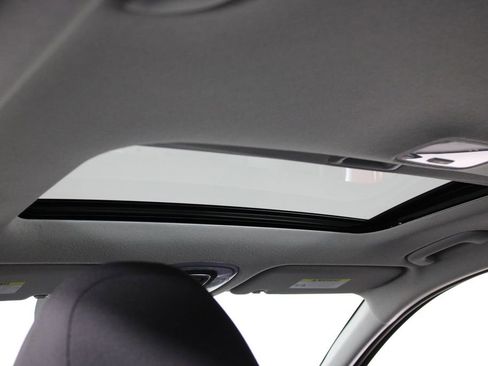 Certified 2025 Hyundai Elantra SEL image 21