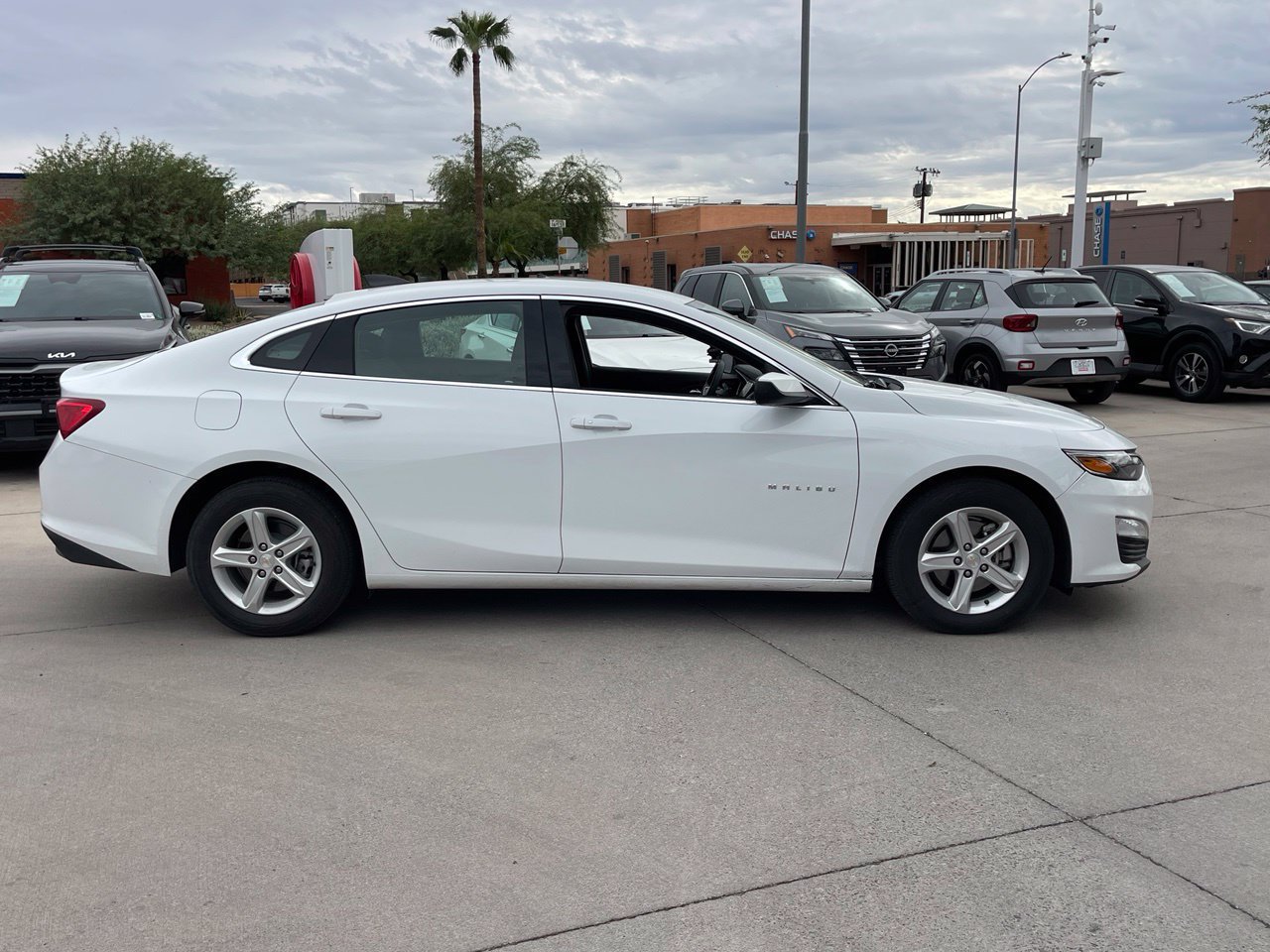 Used 2024 Chevrolet Malibu LS FWD image 3