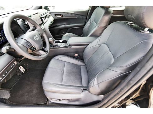 Used 2025 Toyota Camry XSE image 11