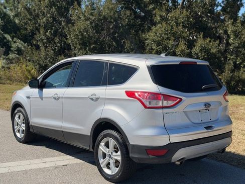 Used 2016 Ford Escape SE image 3