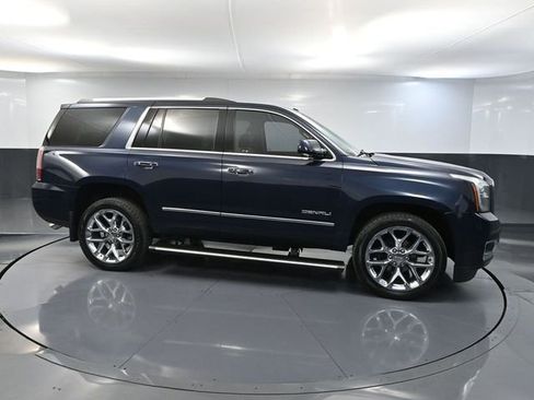 Used 2020 GMC Yukon Denali w/ Denali Ultimate Package AWD/4WD image 3