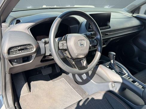 Used 2025 Honda HR-V Sport image 4