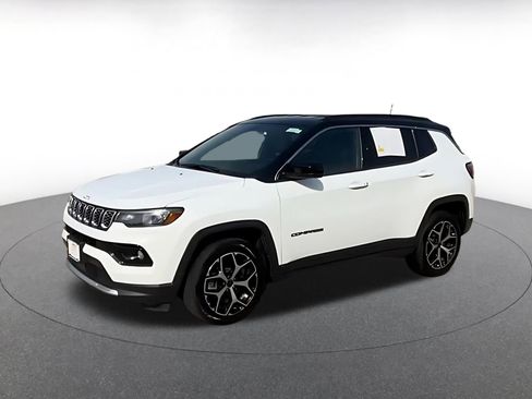 Used 2025 Jeep Compass Limited AWD/4WD image 8
