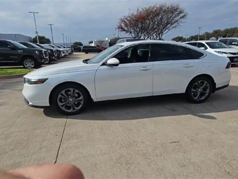 Used 2024 Honda Accord EX image 4