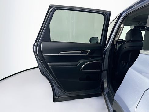 Used 2025 Kia Telluride S FWD image 27