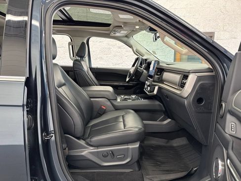 Used 2024 Ford Expedition XLT AWD/4WD image 45