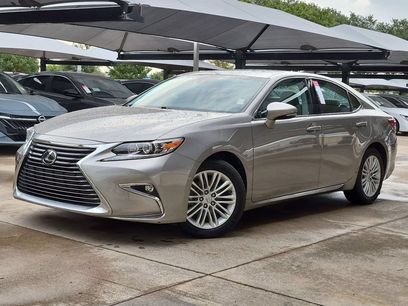 Used 2017 Lexus ES 350 w/ Accessory Package 2