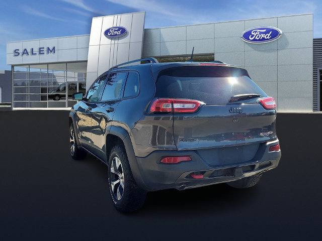 Used 2017 Jeep Cherokee Trailhawk w/ Cold Weather Group AWD/4WD image 4
