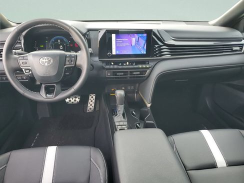 Used 2026 Toyota Camry SE FWD image 14