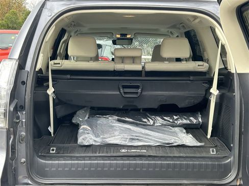 Used 2023 Lexus GX 460 Premium image 14