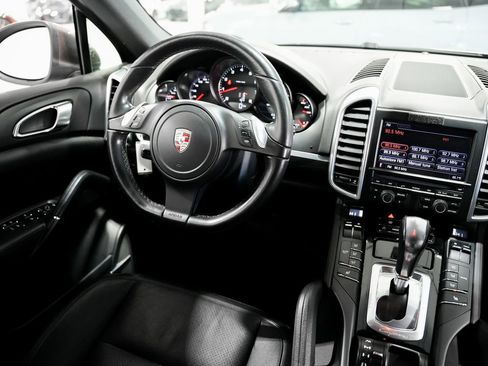 Used 2012 Porsche Cayenne image 11