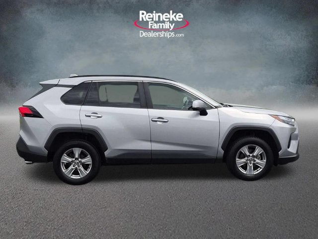 Used 2024 Toyota RAV4 XLE FWD image 4