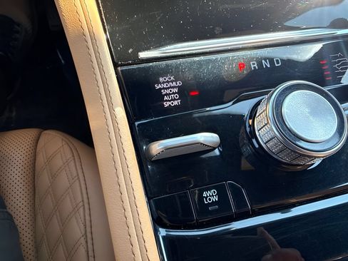 Used 2025 Jeep Grand Cherokee L Summit AWD/4WD image 19