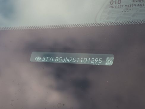 New 2025 Toyota Tacoma SR5 image 32