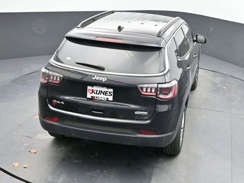 Used 2025 Jeep Compass Latitude image 19